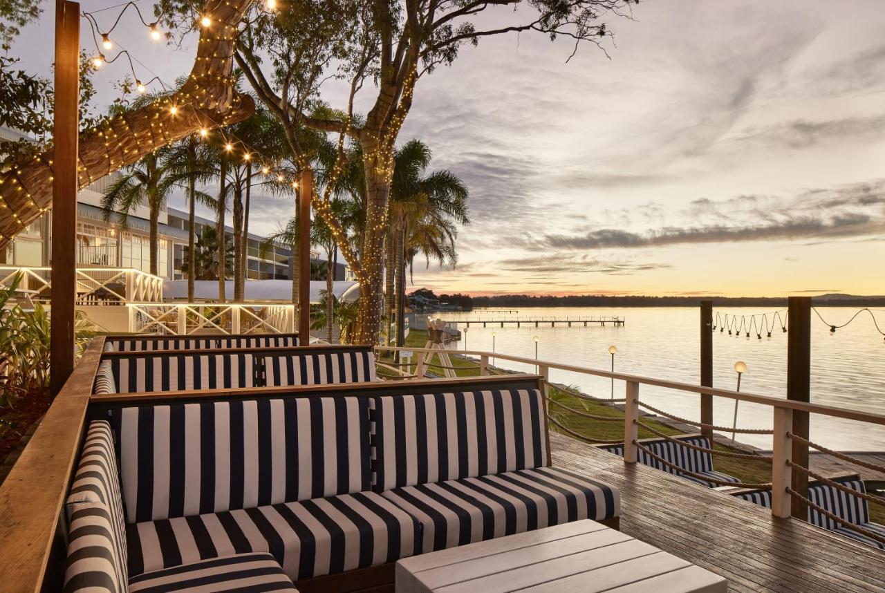 טוקלי The Beachcomber Hotel & Resort, Ascend Hotel Collection מראה חיצוני תמונה The Deck at the Bayview Hotel