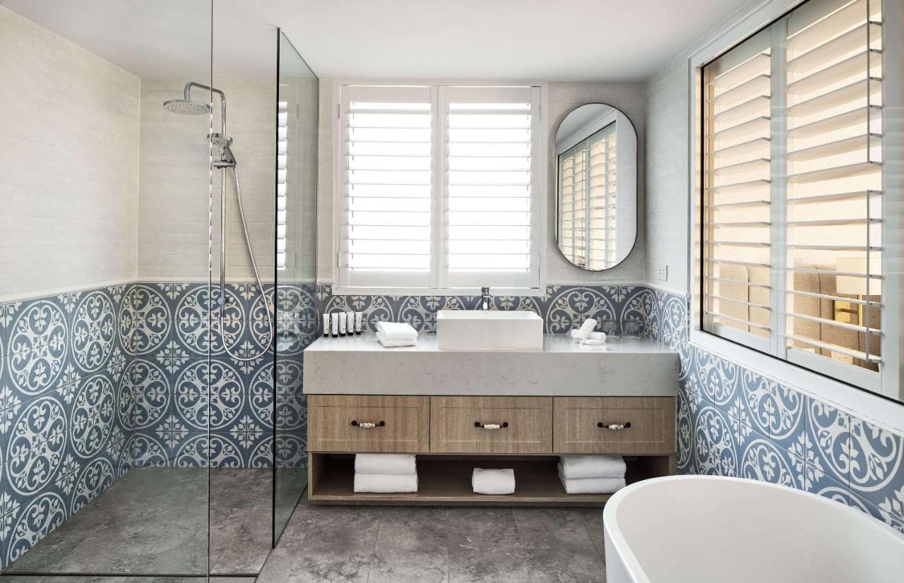 טוקלי The Beachcomber Hotel & Resort, Ascend Hotel Collection מראה חיצוני תמונה Bathroom